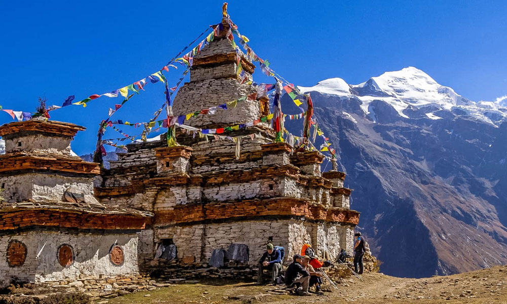 Nar phu valley trekking