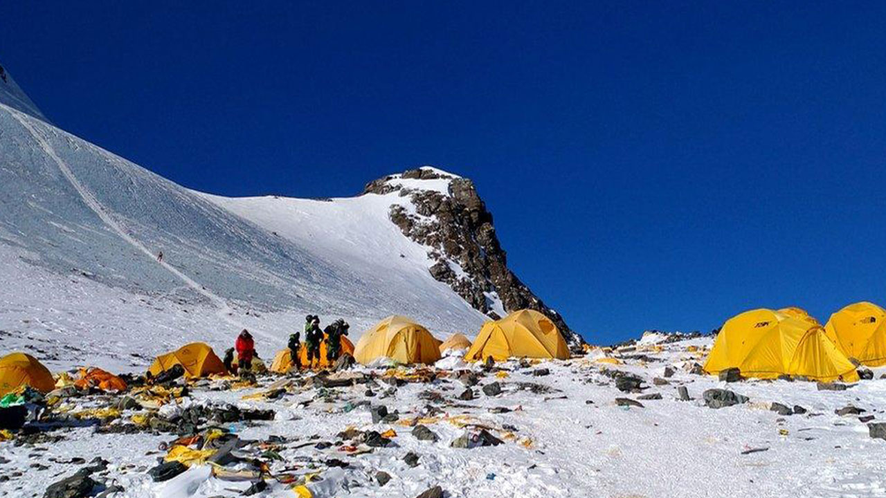 Who Cleans Mount Everest Garbage