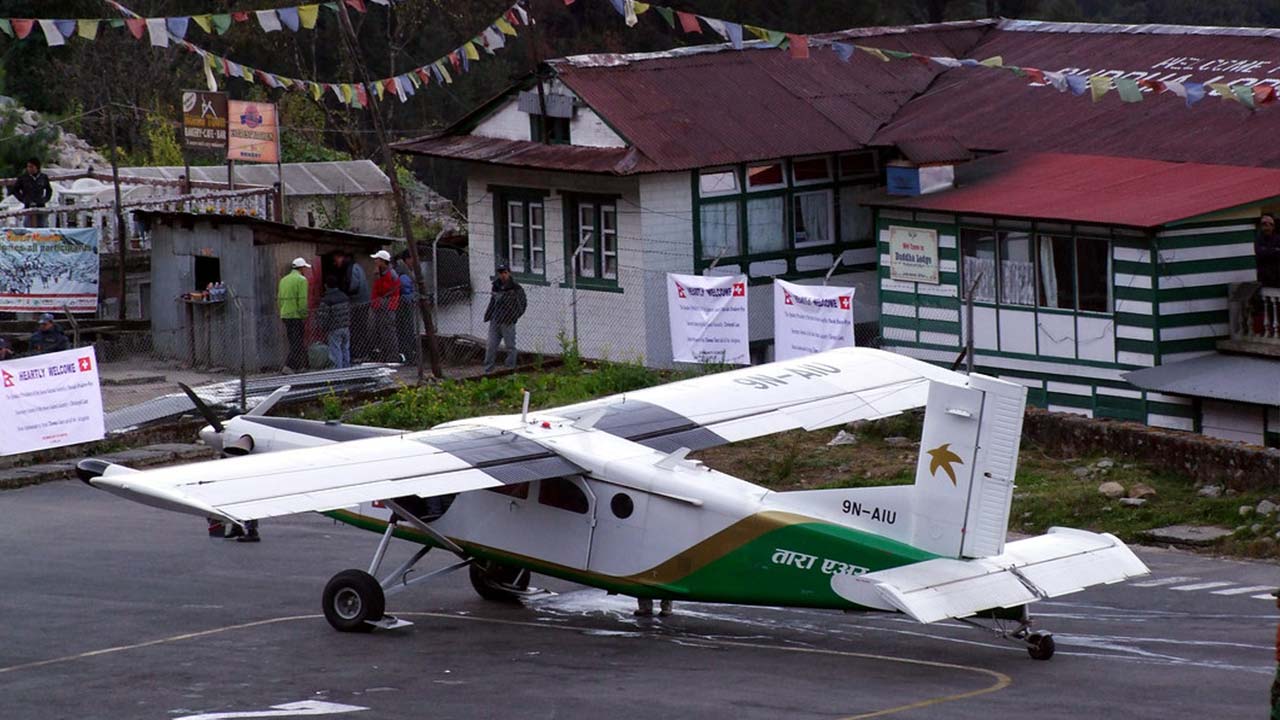 Lukla airport flight risk