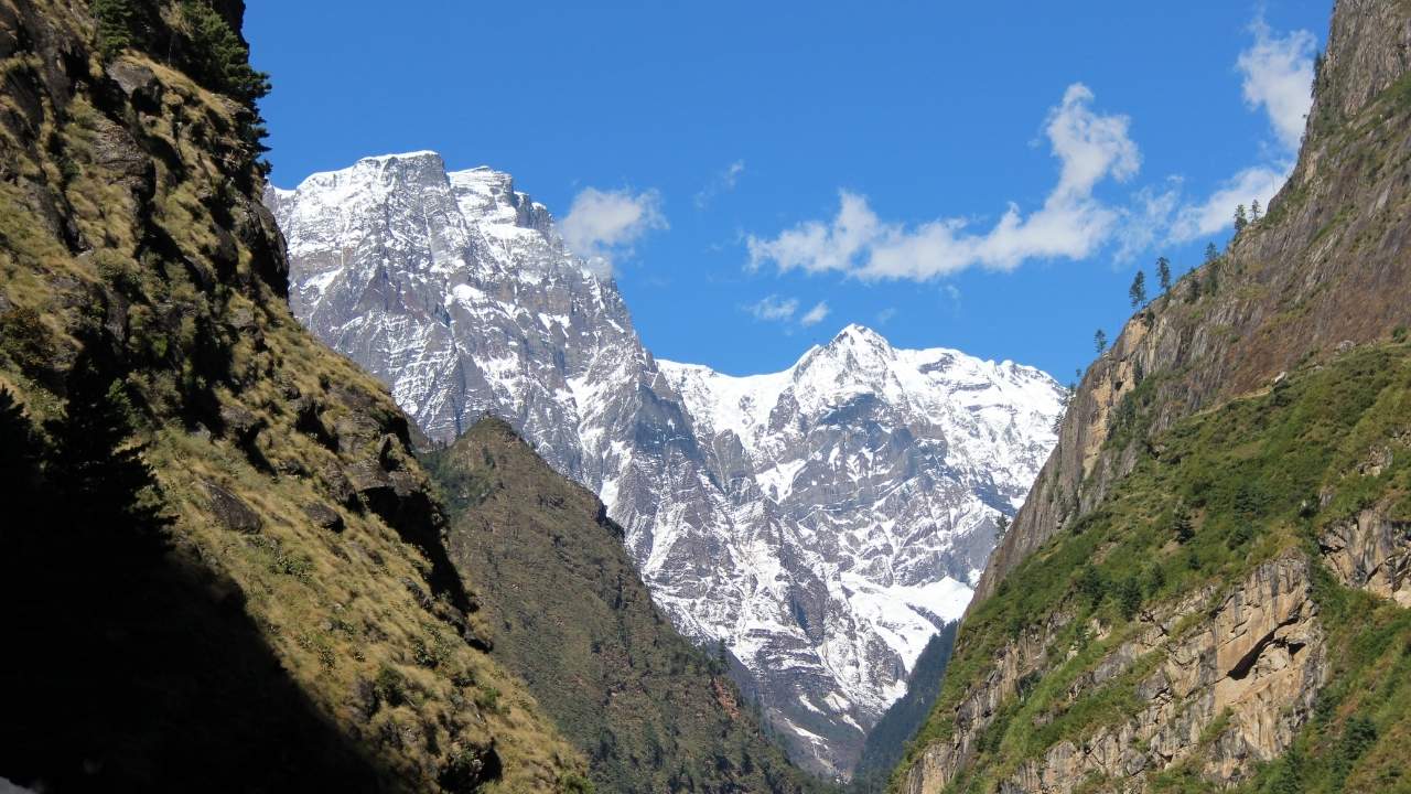 Treks Under USD 1000 in Nepal Manaslu Circuit