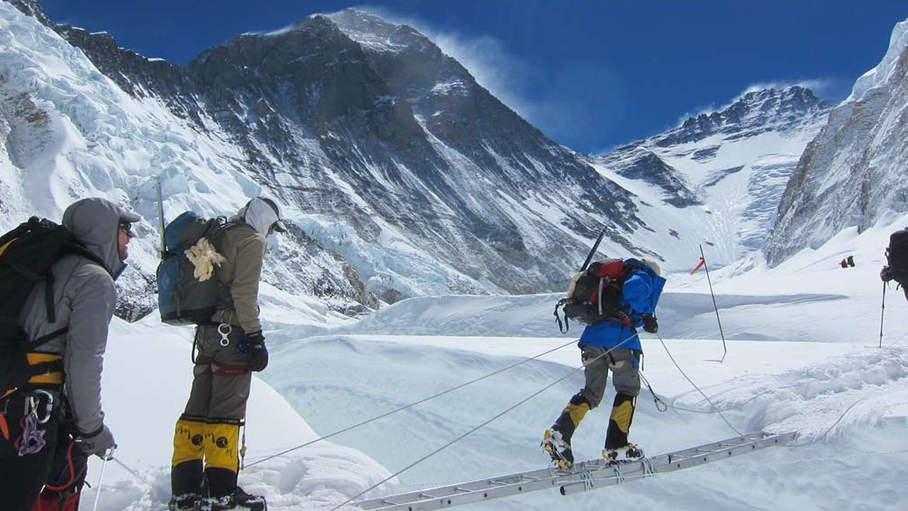 Can You Summit Everest Without Supplemental Oxygen