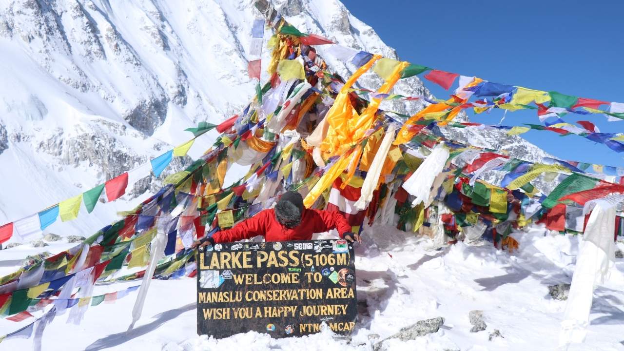 Crossing Larke La Pass in Autumn