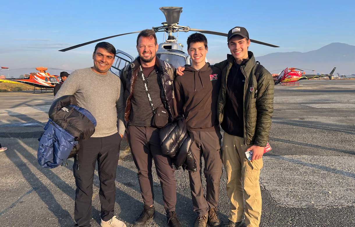 Everst Base Camp With Helicopter Return