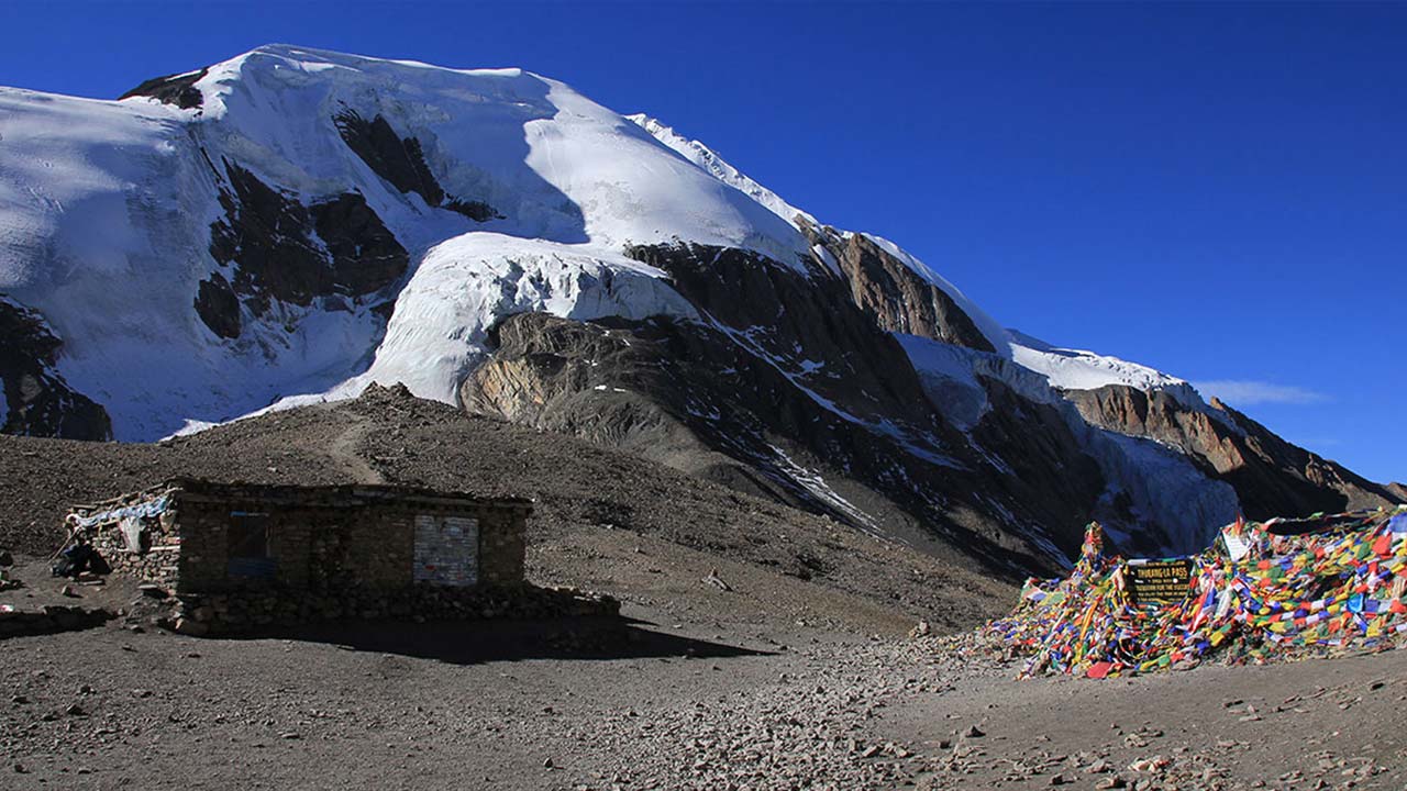 Is Annapurna Circuit Trek Suitable For Seniors