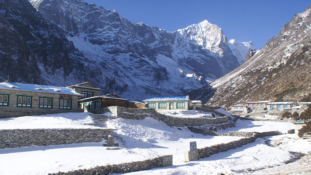 Less crowded treks Everest Thame